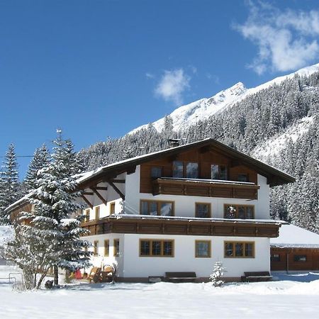 Haus Laerchenhof Holzgau Exterior foto